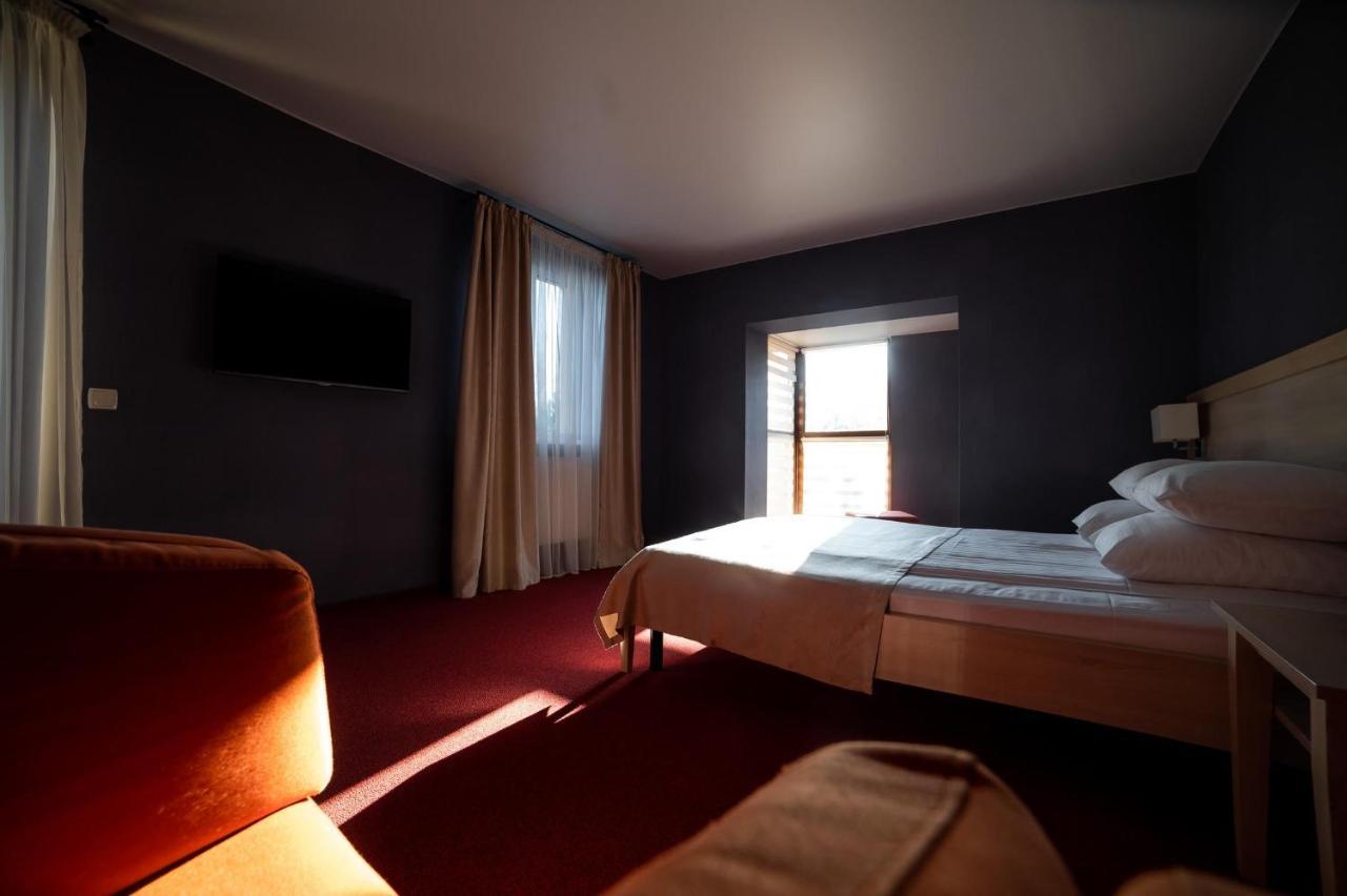Sribni Leleky Hotel & Spa Lutsk Bagian luar foto