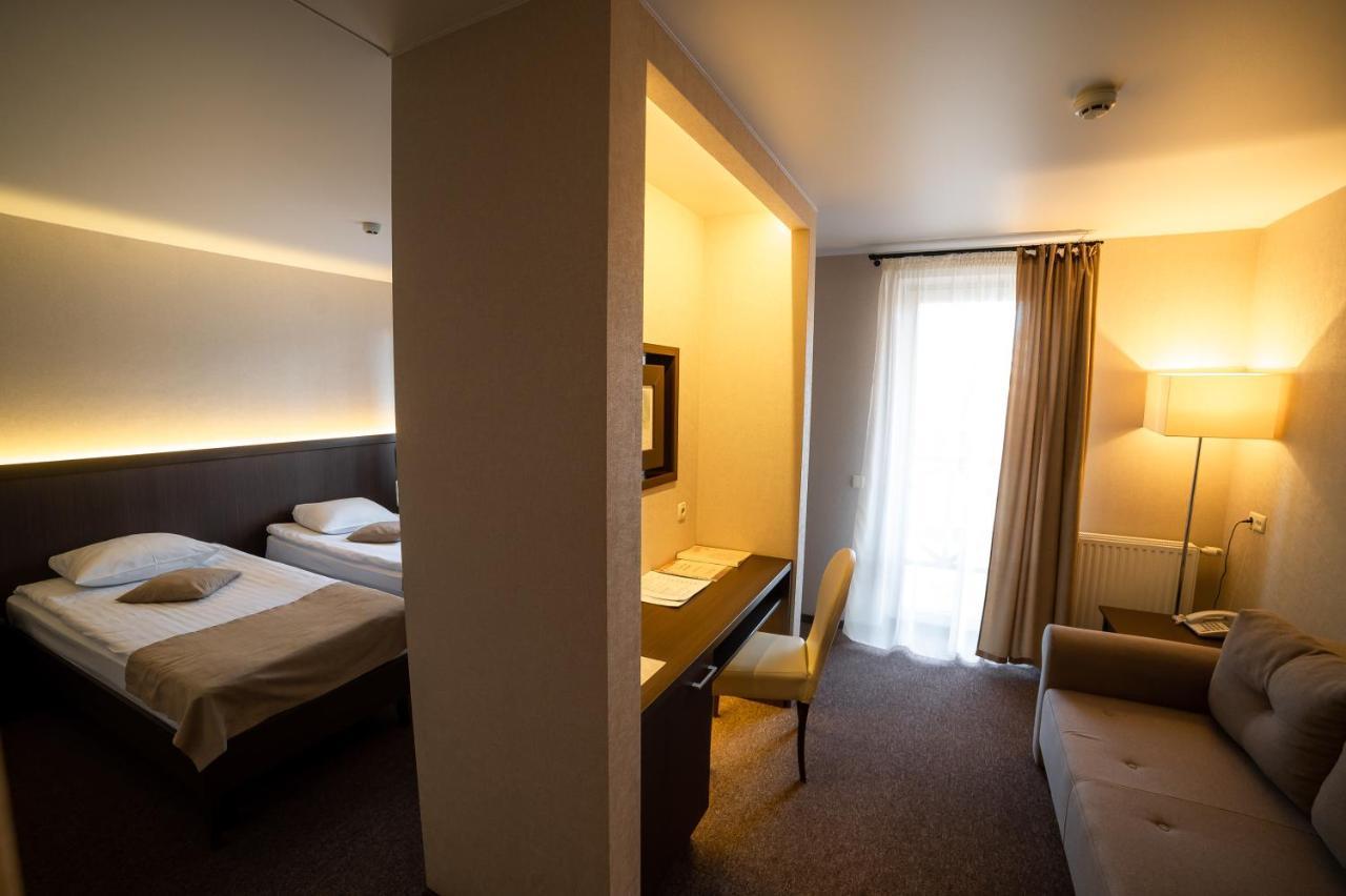 Sribni Leleky Hotel & Spa Lutsk Bagian luar foto